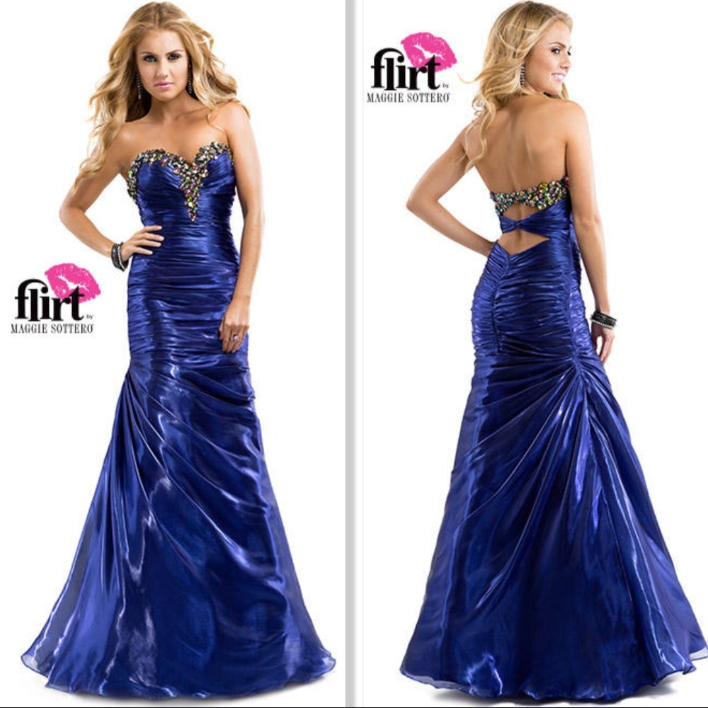 ⚠️SALE⚠️Royal Blue Beaded Prom Dress